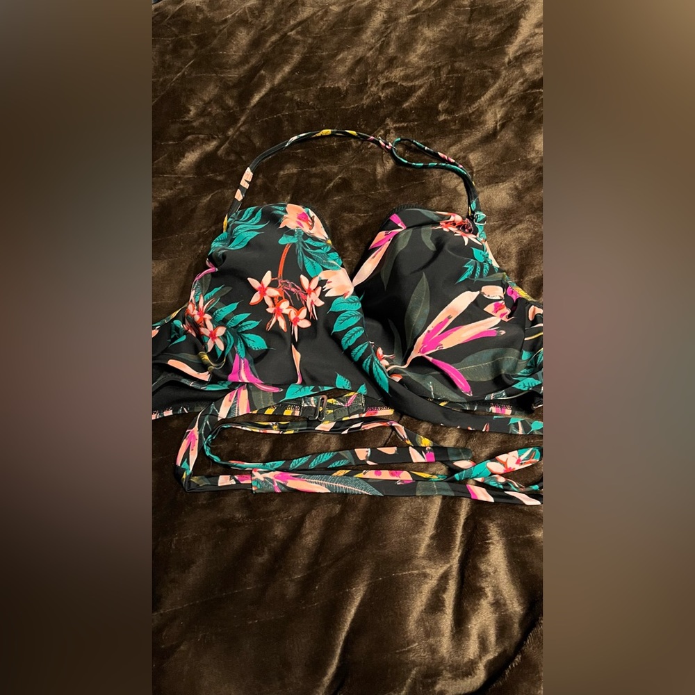 XXL heavy duty, bikini top, black, and floral